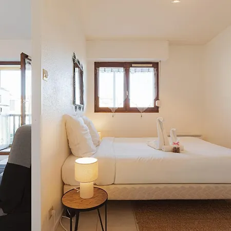 With Sea View In Apartment *